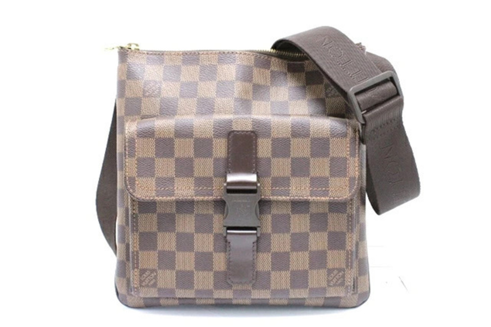 LOUIS VUITTON Pochette Melville Shoulder Bag Damier